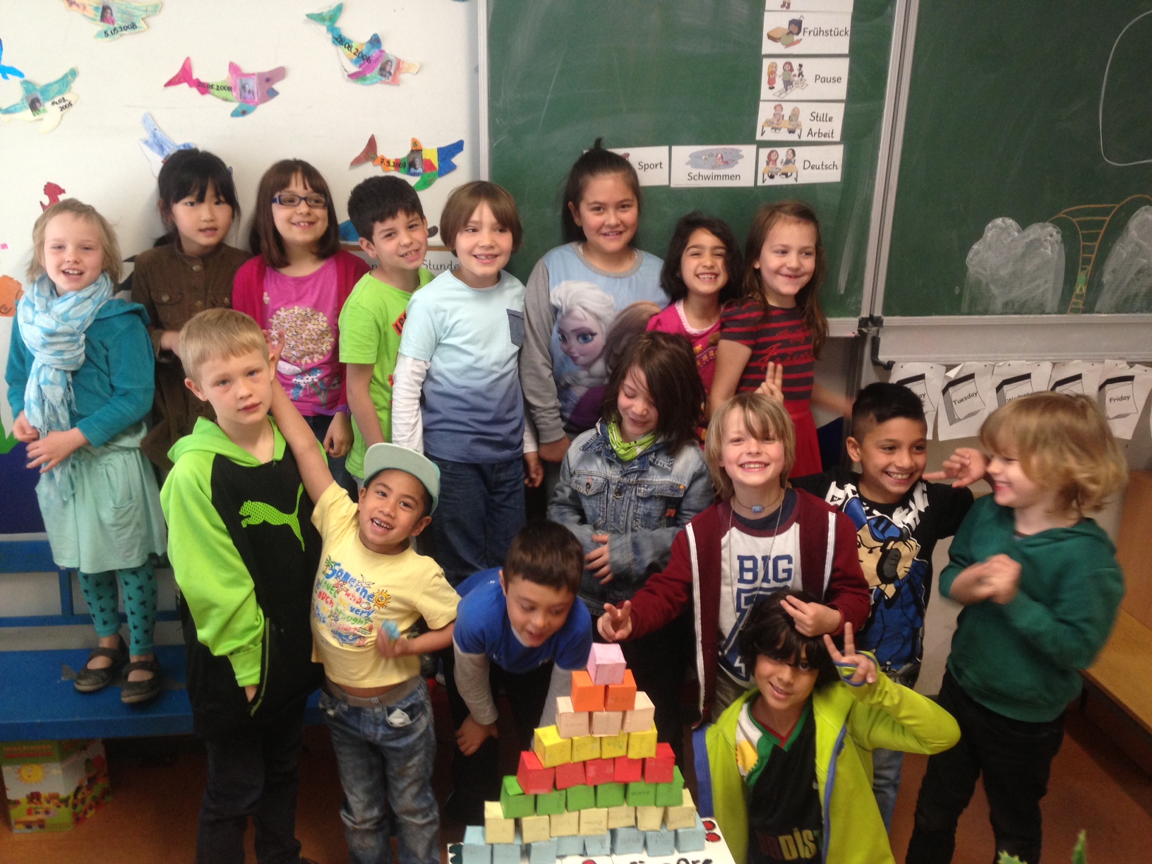 Ernährungspyramide mit Kindern